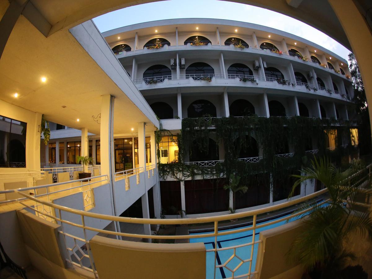 เดอะ แคนเดียน รีช Hotel คูรูเนกาลา ภายนอก รูปภาพ